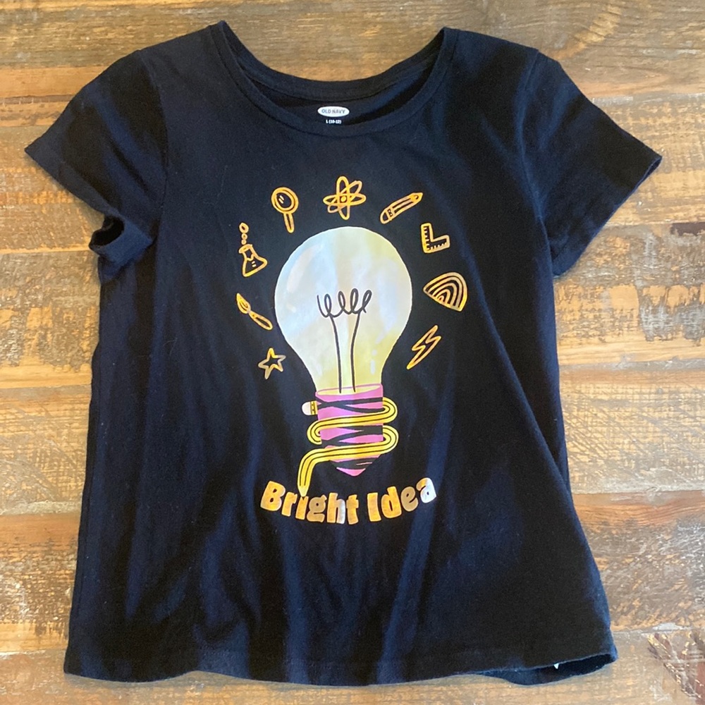 Old Navy girls graphic tee in size 10-12
